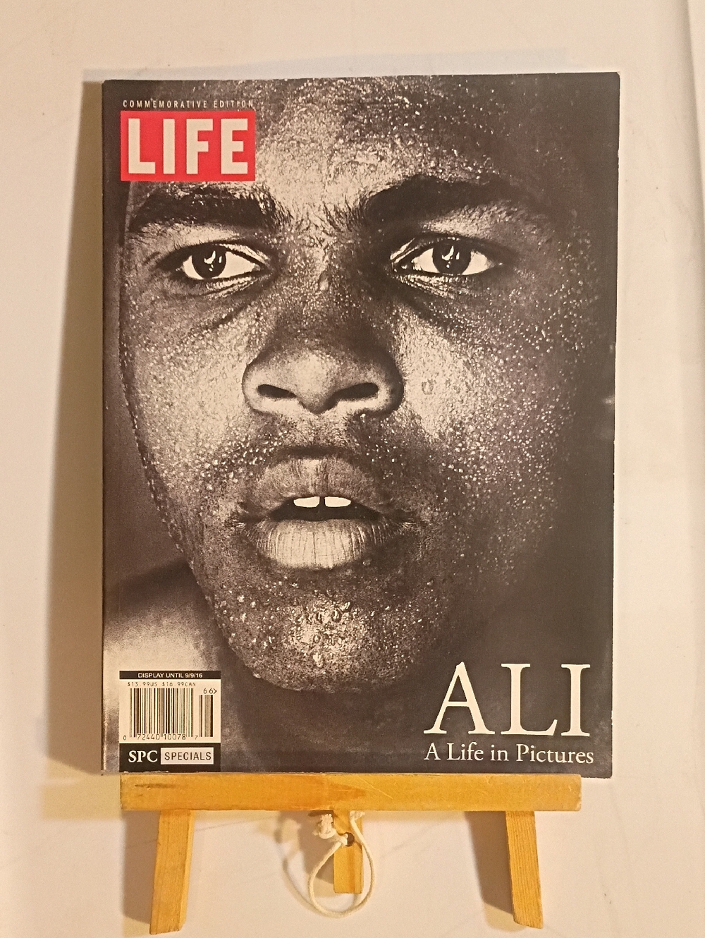 LIFE Magazine "ALI: A Life in Pictures" Commemorative Edition Cover NEWSTAND